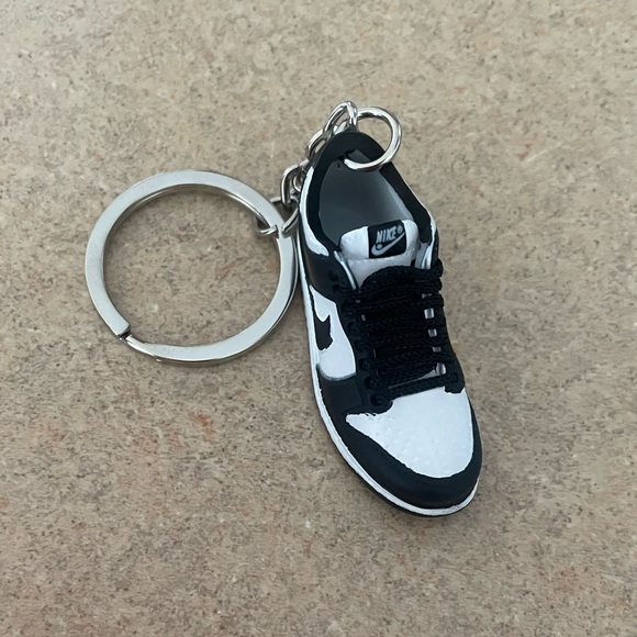 Keychain🫶🏻 - Picture 3 of 3